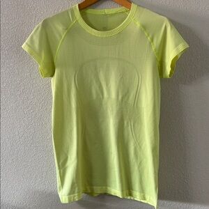 lululemon athletica Neon Yellow Swiftly Tech short Sleeve Tee Size 10